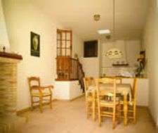 Kitchen in casa La Morera, Jorairatar